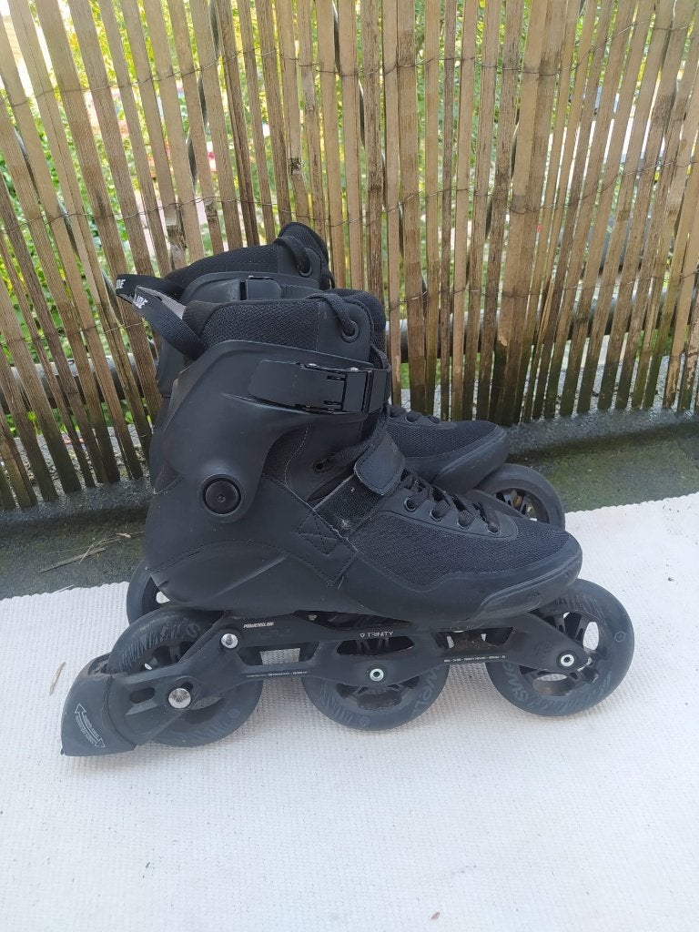 Powerslide Swell Triple Black 110 Skates, Overige typen, Ophalen of Verzenden, Zo goed als nieuw, Powerslide