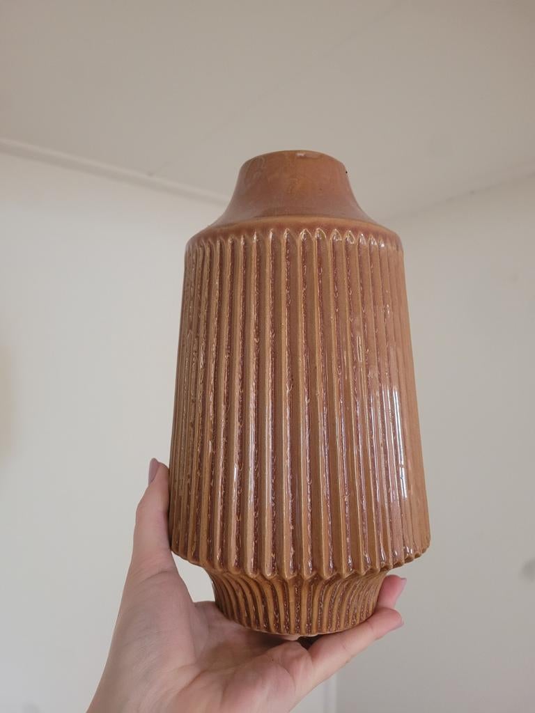 Bruine bronze vaas, Huis en Inrichting, Woonaccessoires | Vazen, Ophalen of Verzenden, Nieuw