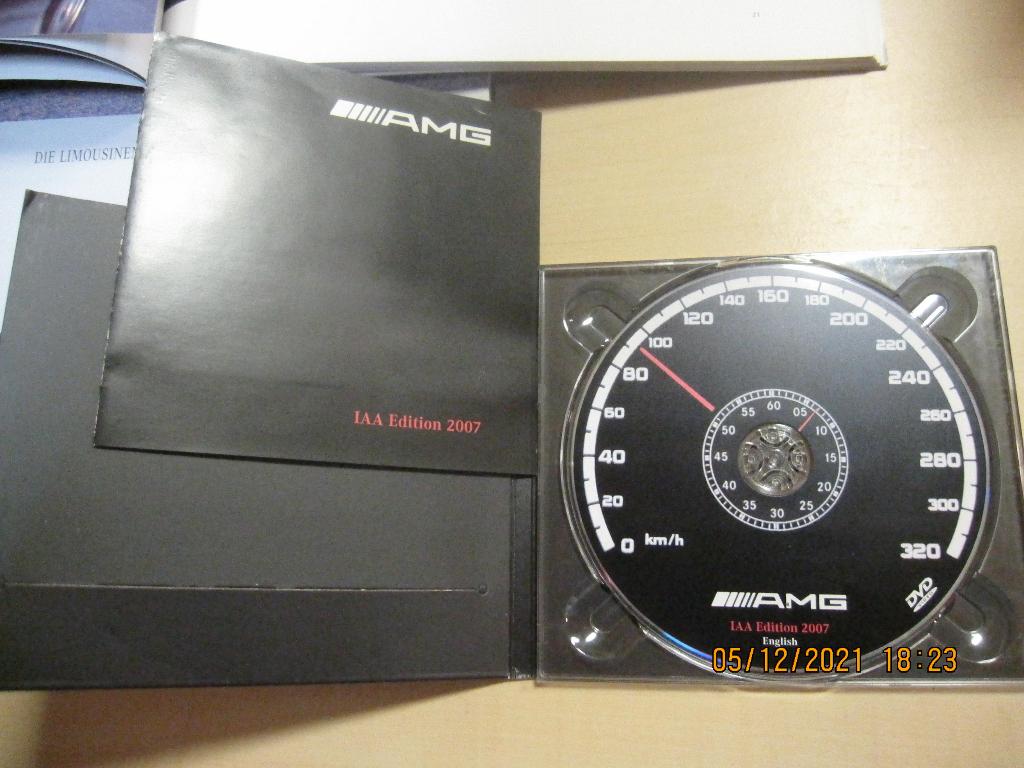 documentatie c32 amg, Ophalen of Verzenden, Gelezen, Catalogus