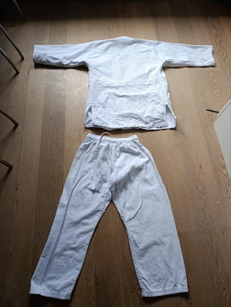 Essimo Judopak Maat 160 - Dikke Stevige Kwaliteit, Gebruikt, Maat XS of kleiner, Judo, Vechtsportpak