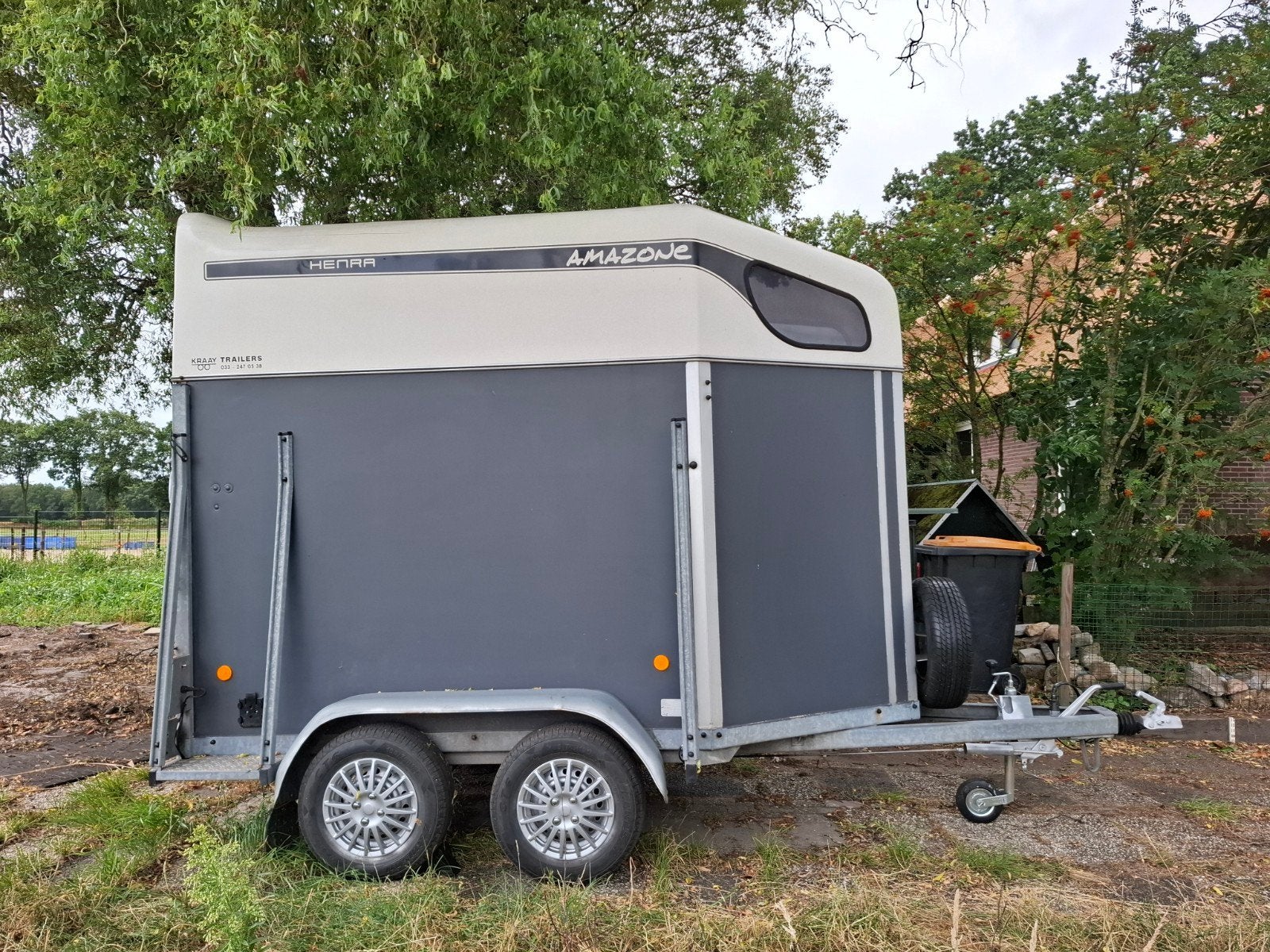 Henra Amazone anderhalfpaardstrailer / 1.5 paardstrailer, Dieren en Toebehoren, Ophalen, Gebruikt, Hout, 1½-paards trailer