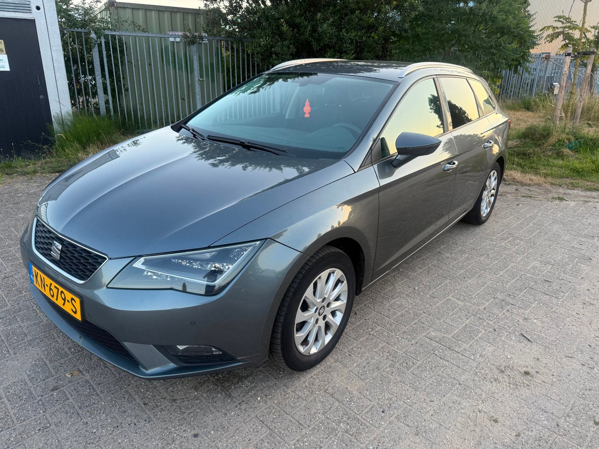 Seat Leon ST 1.6 TDI Style 2016 Airco, Navi Cruise, P.sensor, Auto's, Voorwielaandrijving, Gebruikt, 4 cilinders, Leon