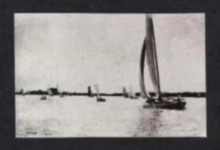 Foto Grouw Zeilboten Roeiboot., 1980 tot heden, Foto, Ophalen of Verzenden, Zo goed als nieuw