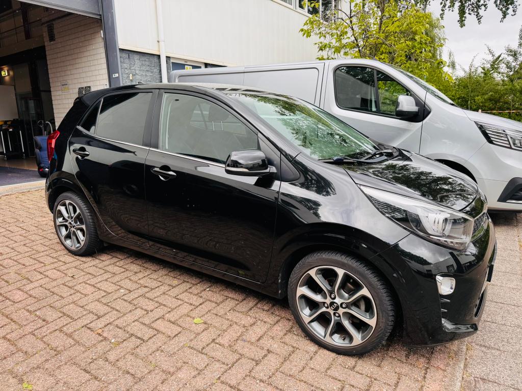 Kia Picanto 1.0 MPi  2018 Zwart - Colour edition, Voorwielaandrijving, 4 stoelen, Leder en Stof, Zwart