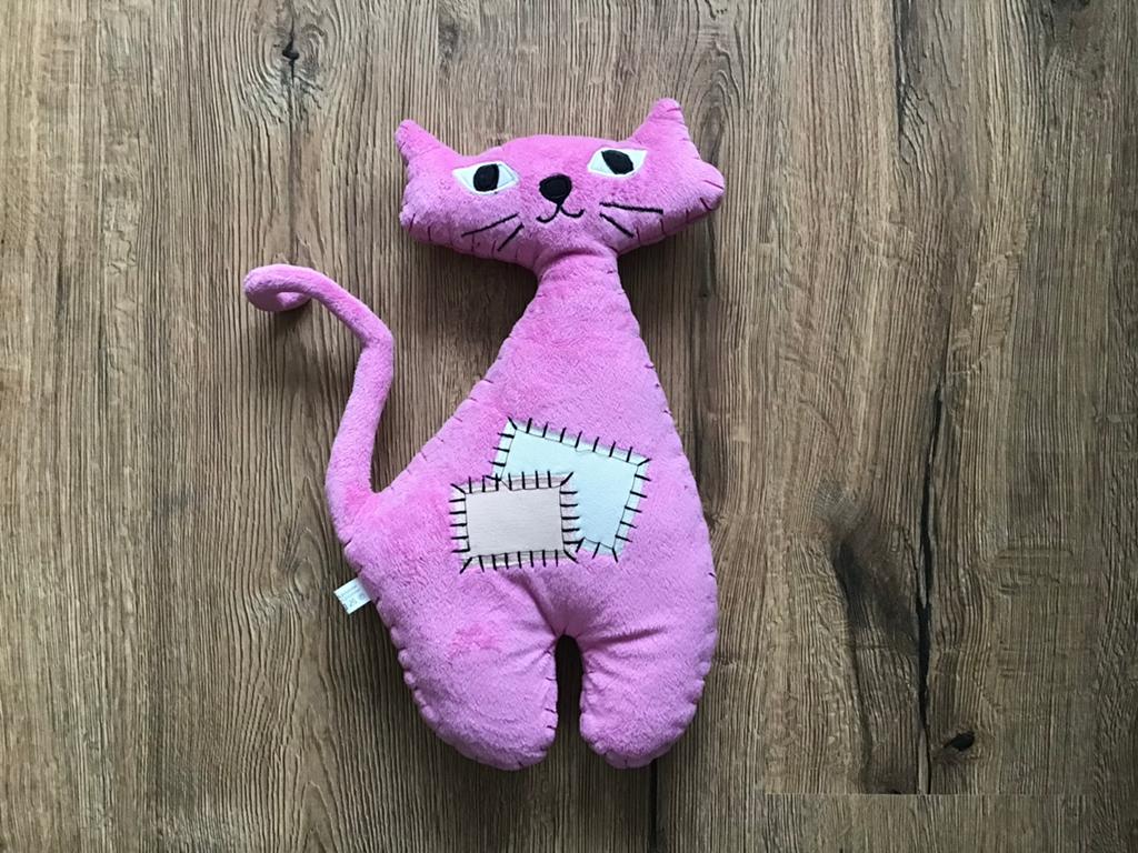 Lieve roze lapjeskat., Ophalen of Verzenden, Zo goed als nieuw, Roze, Overige vormen