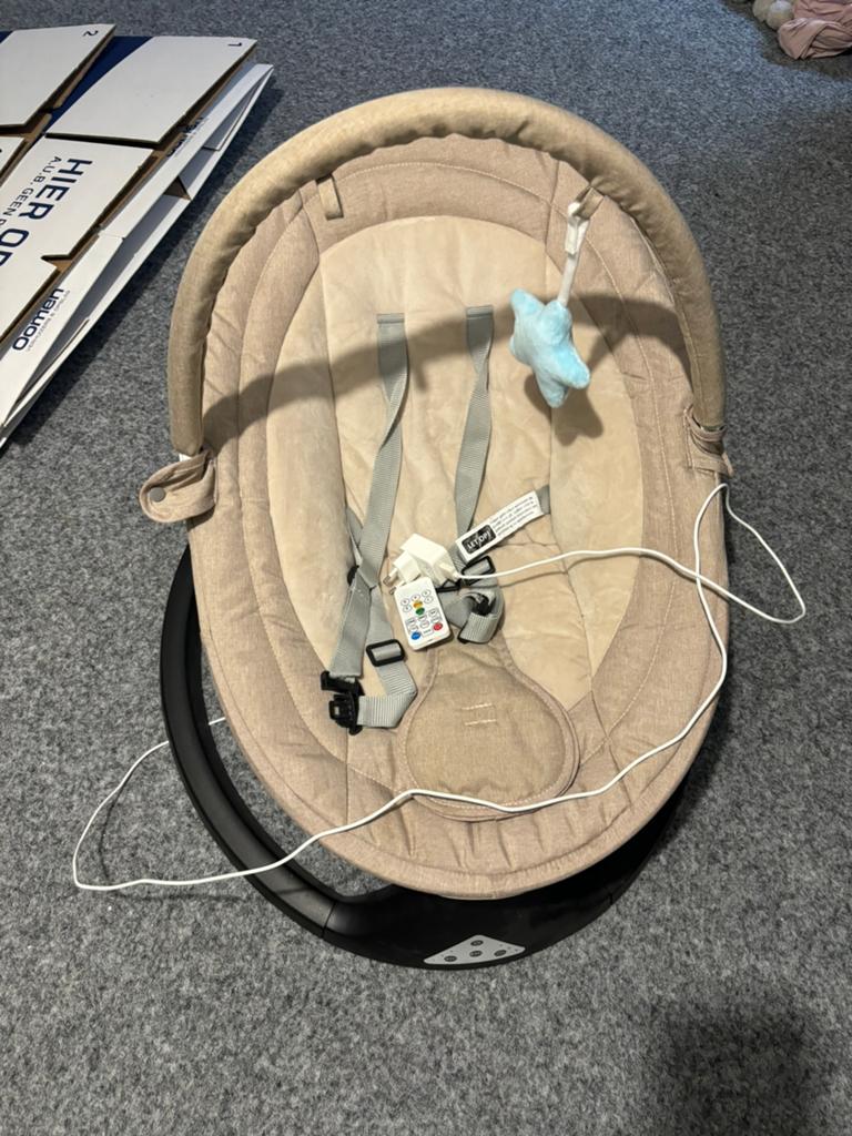 Elektrische Wipstoel met afstandsbediening, Kinderen en Baby's, Wipstoeltjes, Ophalen of Verzenden, Zo goed als nieuw