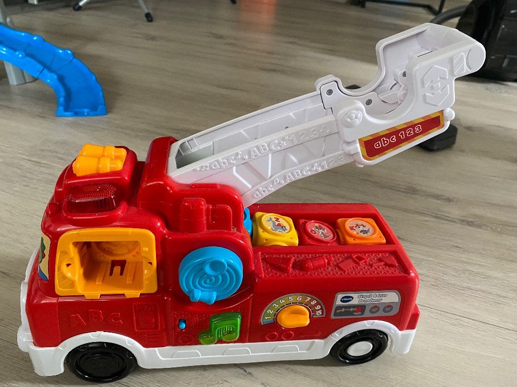 Vtech stapel en leer brandweerauto, Ophalen, Zo goed als nieuw, 6 maanden tot 2 jaar