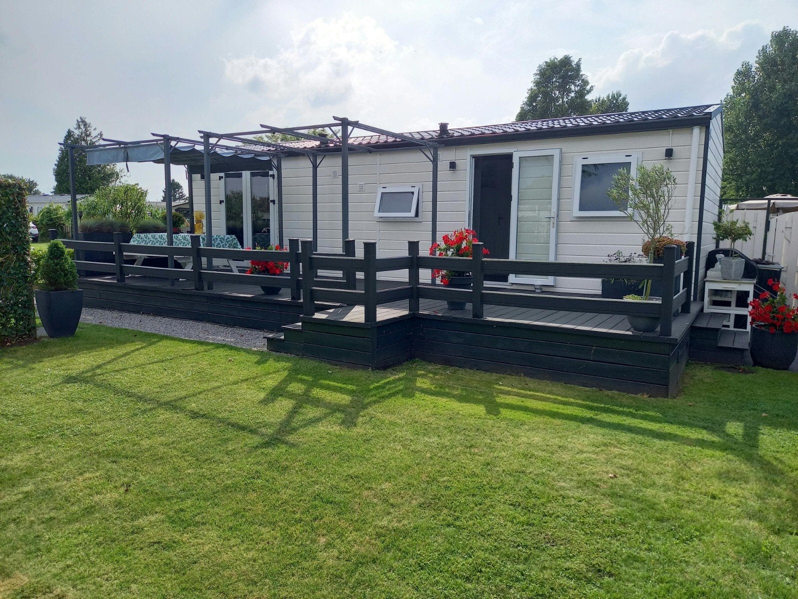 Prachtig chalet met groot terras., 2 slaapkamers, Huisdier toegestaan, Recreatiepark, Chalet, Bungalow of Caravan