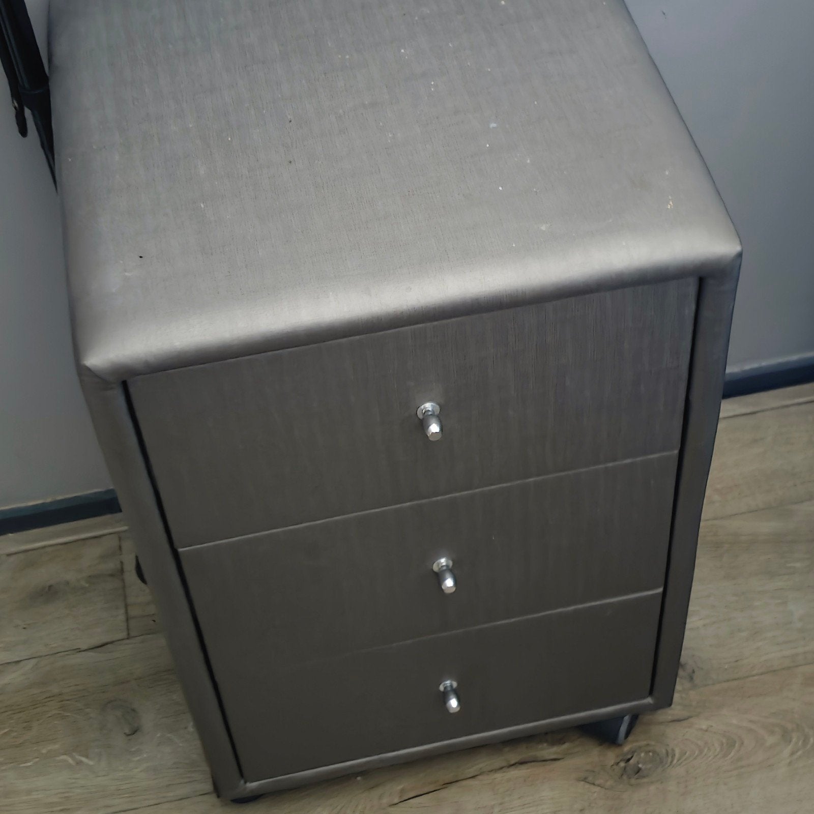Grijze ladekast met 3 laden en wieltjes, Huis en Inrichting, Kasten | Ladekasten, Ophalen, Gebruikt, 50 tot 100 cm, 3 of 4 laden