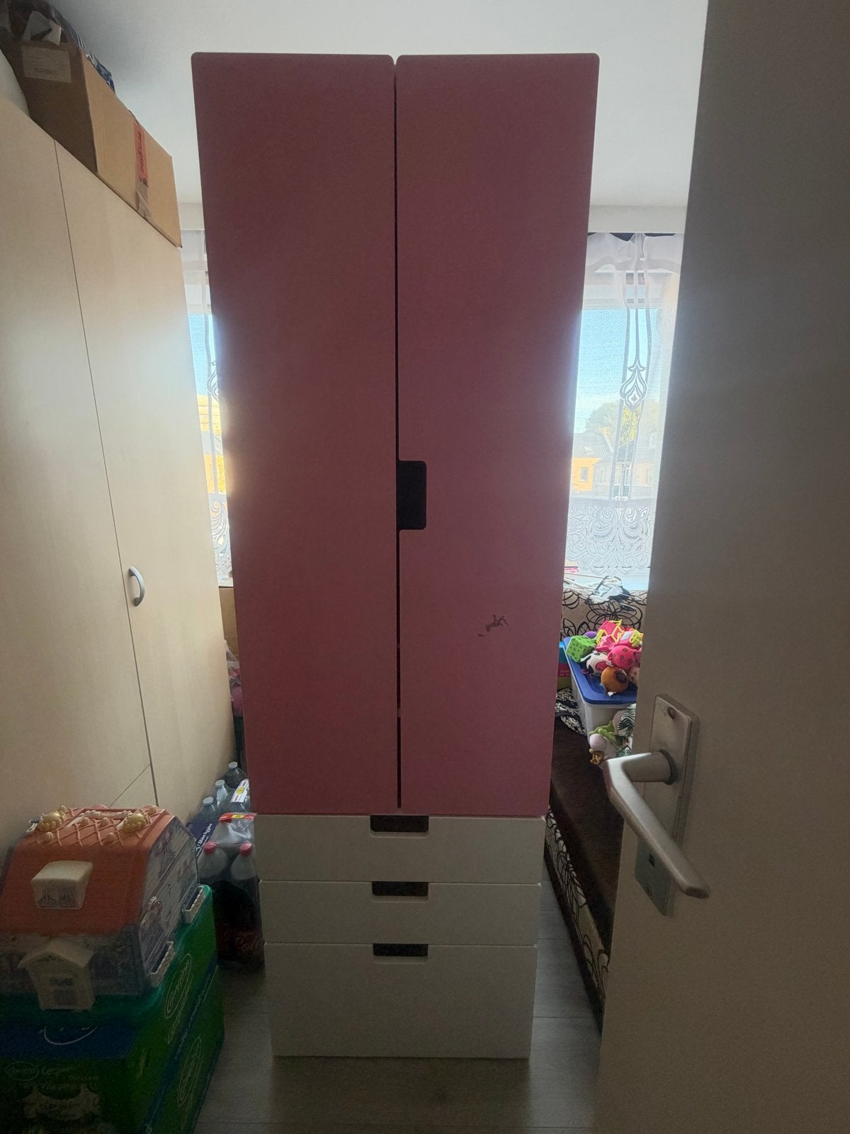 Roze en witte stuva kledingkast met lades en hangruimte, Ophalen, Gebruikt, 50 tot 100 cm, Met lade(s)