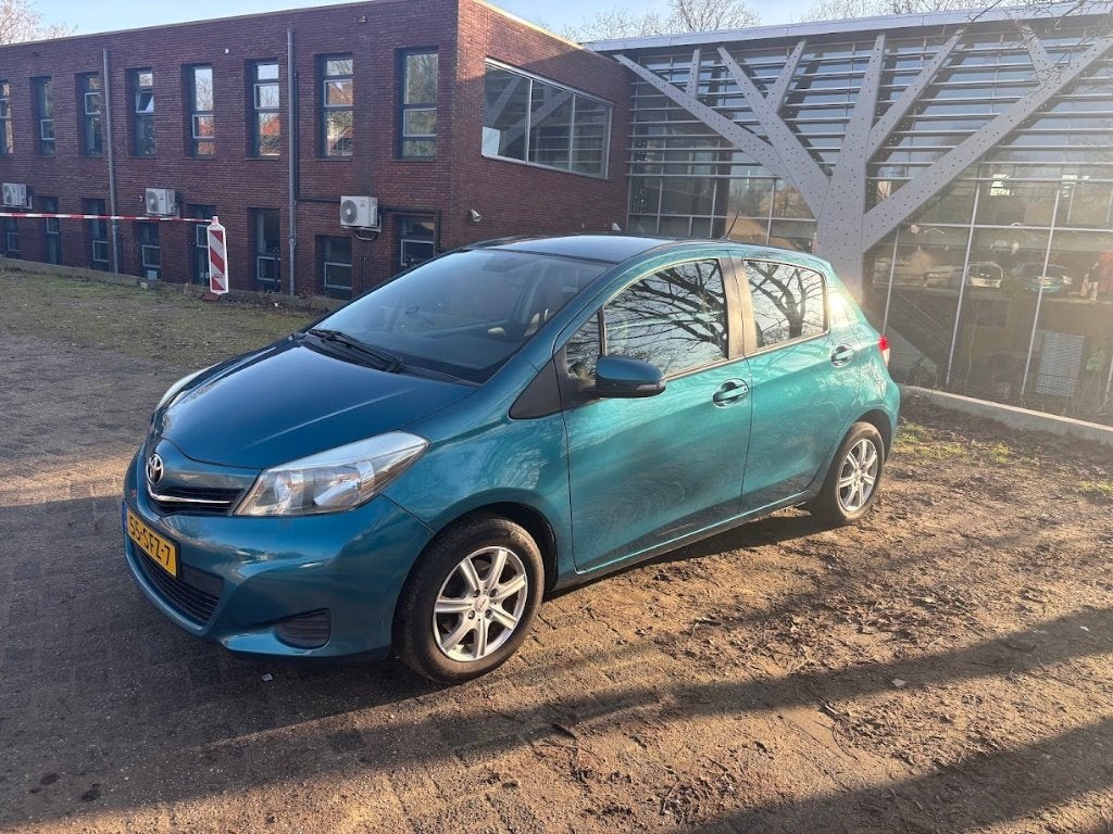 Toyota Yaris 1.0 12V Vvt-i 5DR 2011 Groen, Auto's, 527 kg, 40 €/maand, 750 kg, Origineel Nederlands