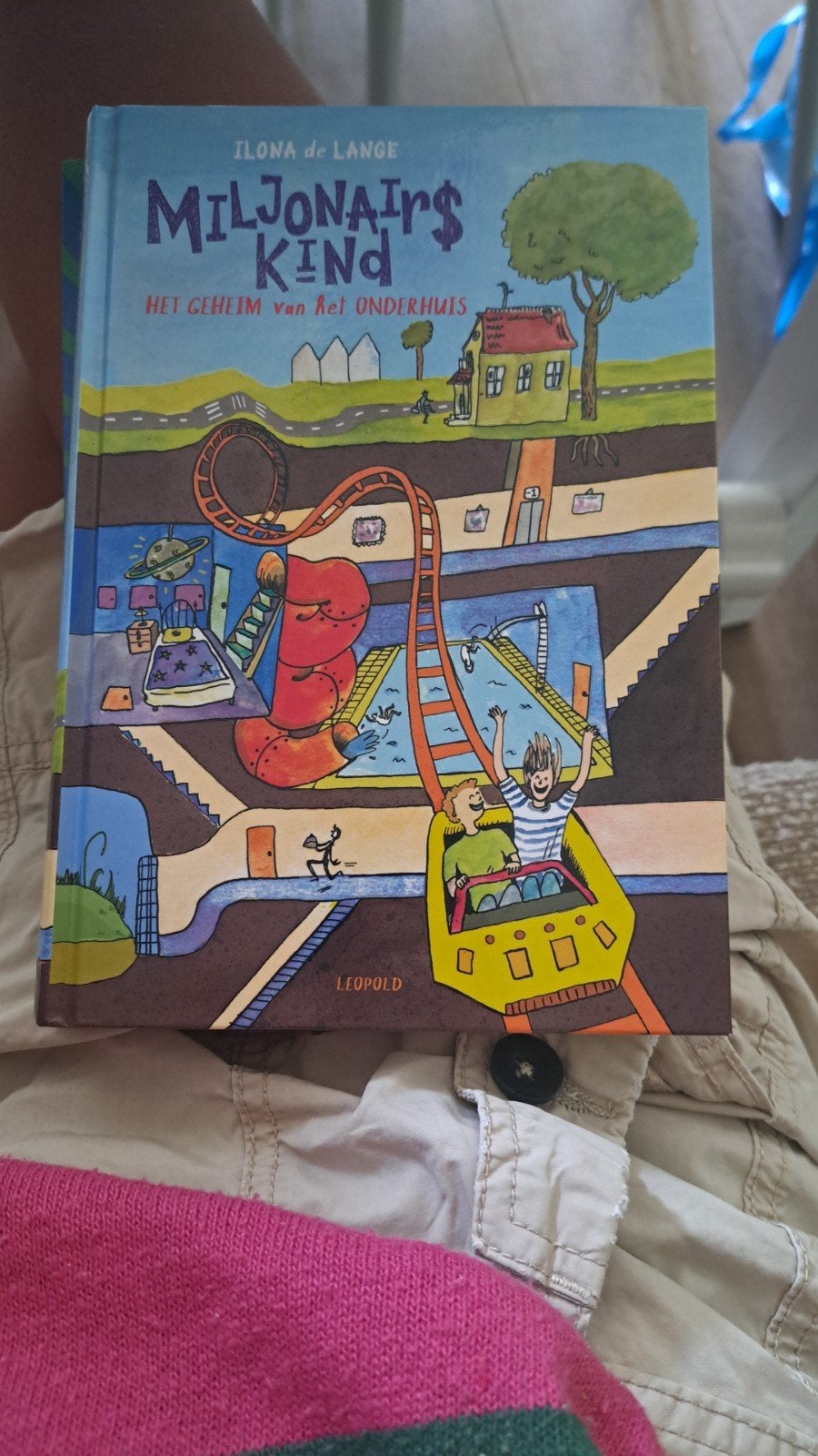 Miljonairs Kind Het Geheim van Kel Onderhuis - Ilona de Lang, Boeken, Ophalen of Verzenden, Zo goed als nieuw, Ilona de Lange