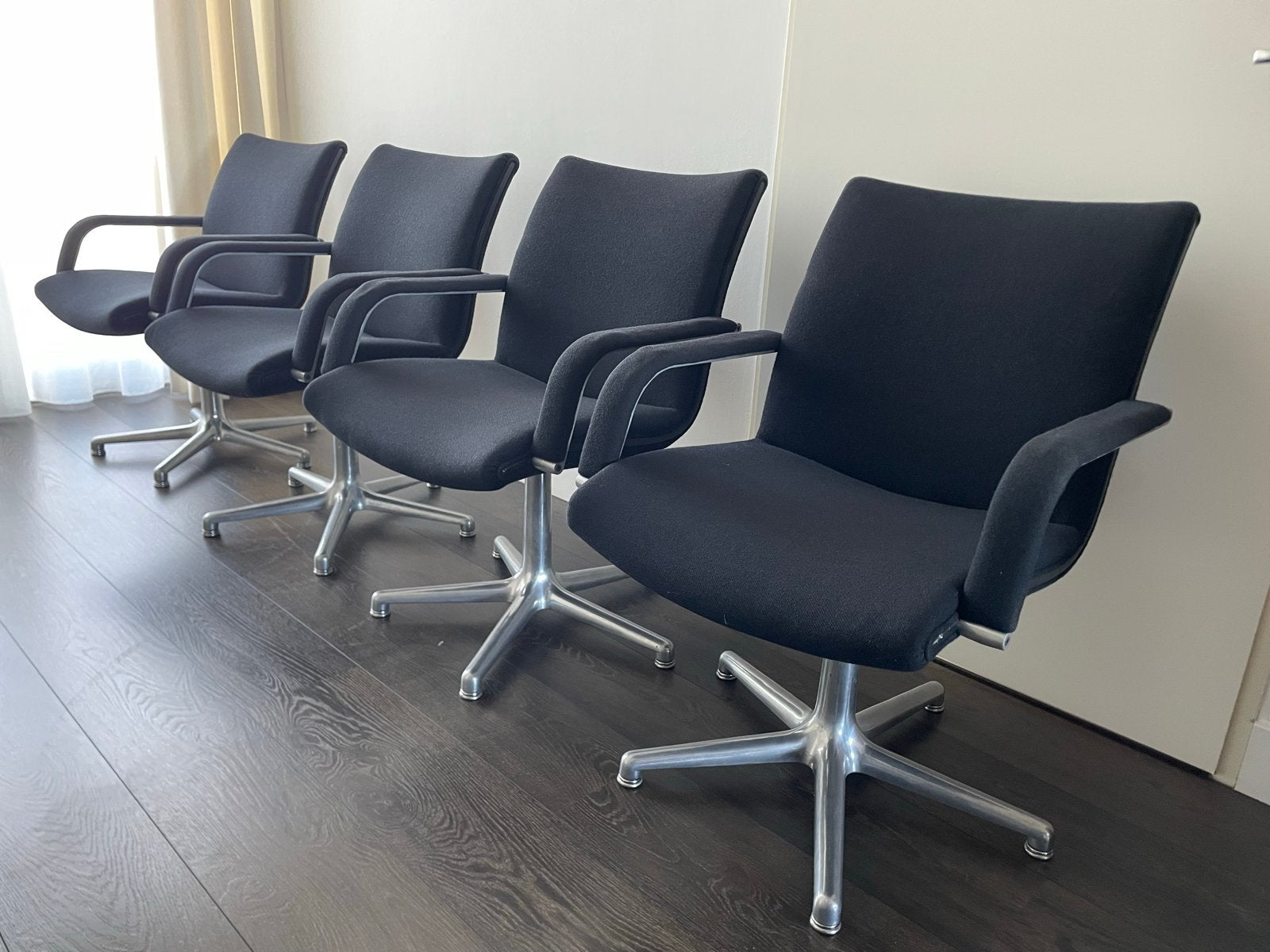 Set van 4 Artifort stoelen, Huis en Inrichting, Ophalen, Gebruikt, Zwart, Vier