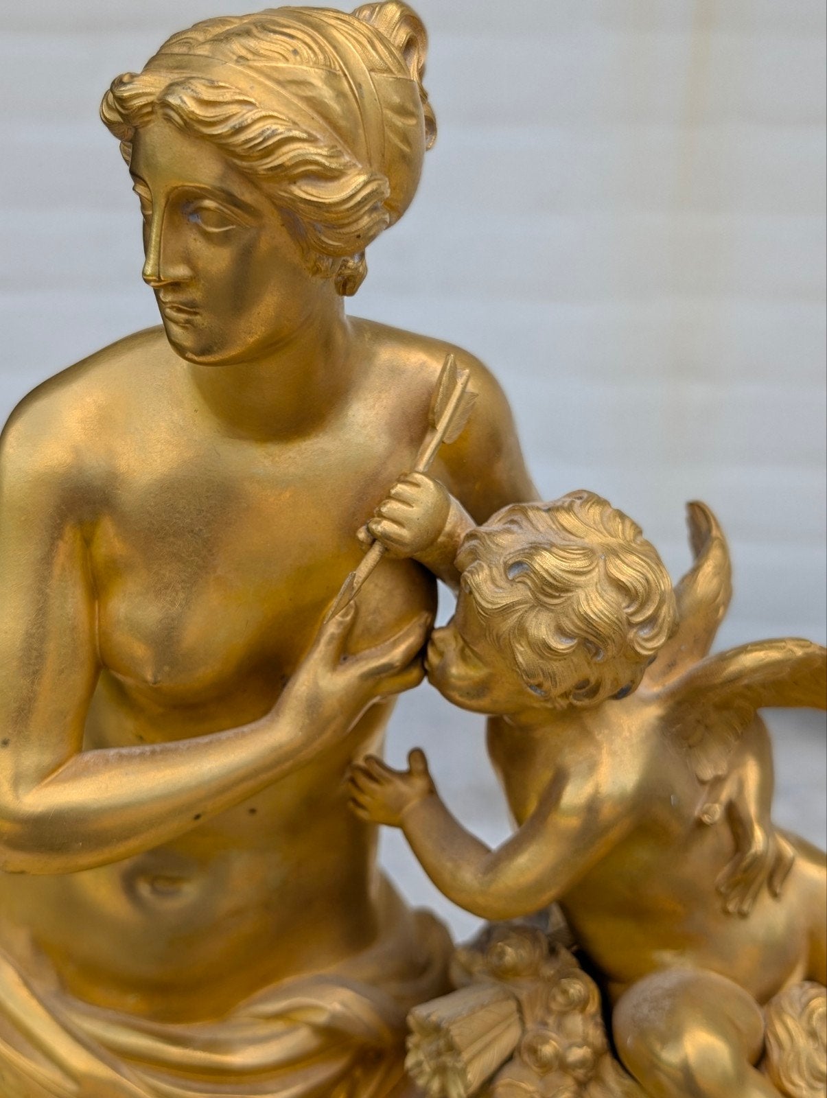 Antieke vuurvergulde bronzen pendule €1585.  53 cm hoog, Antiek en Kunst, Antiek | Klokken, Ophalen