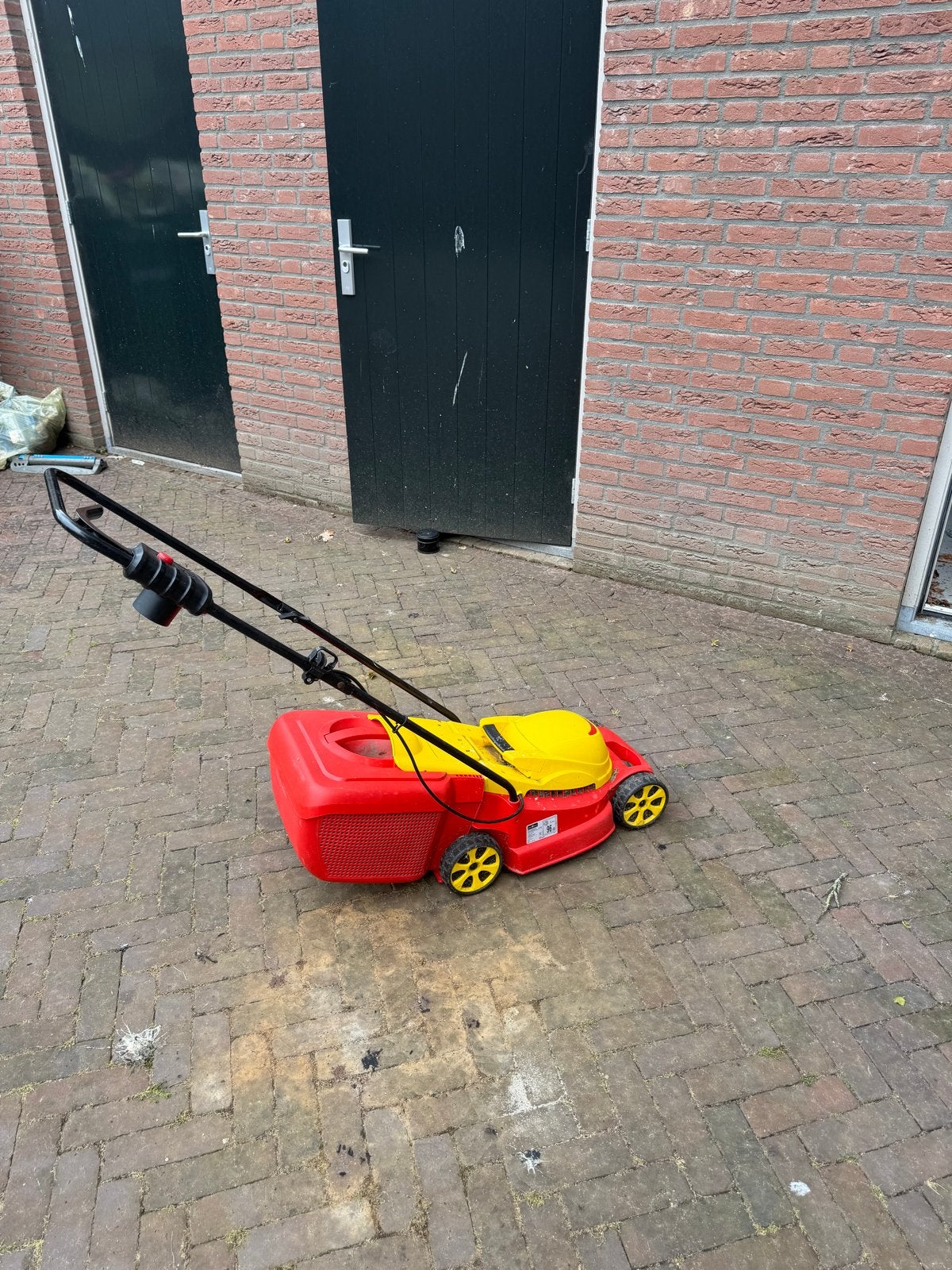 Prima grasmaaier - Wegens ruimtegebrek, Cirkelmaaier, Gebruikt, Elektrische grasmaaier, Ophalen of Verzenden