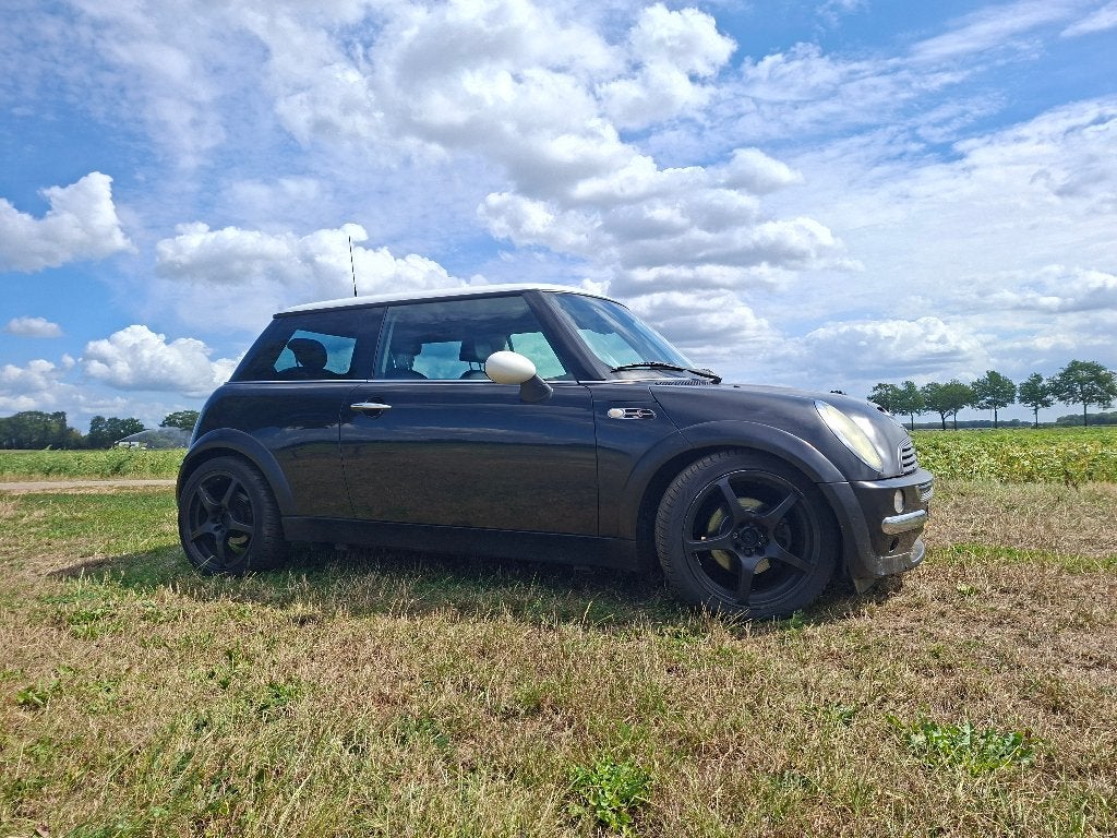 Mini 1.6 16V Cooper 2002 Zwart, Auto's, Mini, Voorwielaandrijving, 1025 kg, 15 km/l, Zwart