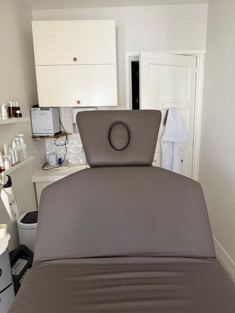 Gharieni massage tafel, Sport en Fitness, Ophalen, Massagetafel