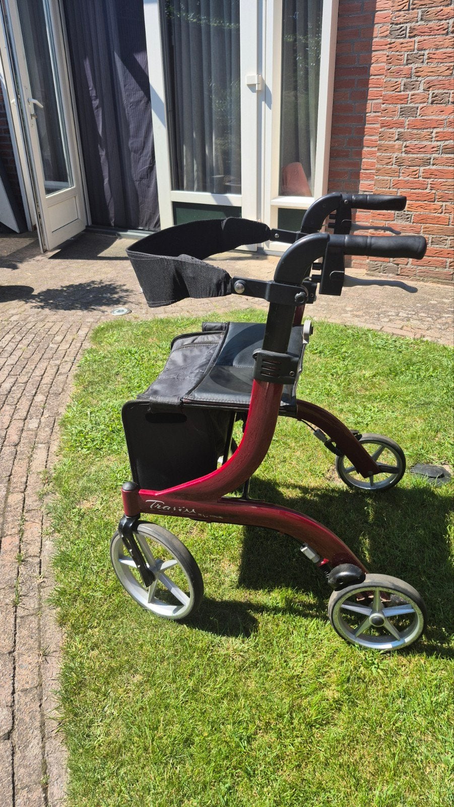 travixx rollator geteserveerd t/m morgenmiddag, Ophalen, Gebruikt