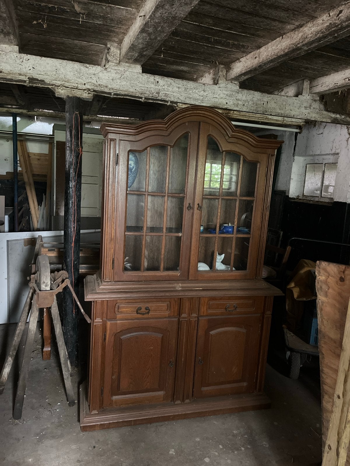 Antieke houten vitrinekast met glazen deuren, Antiek en Kunst, Ophalen