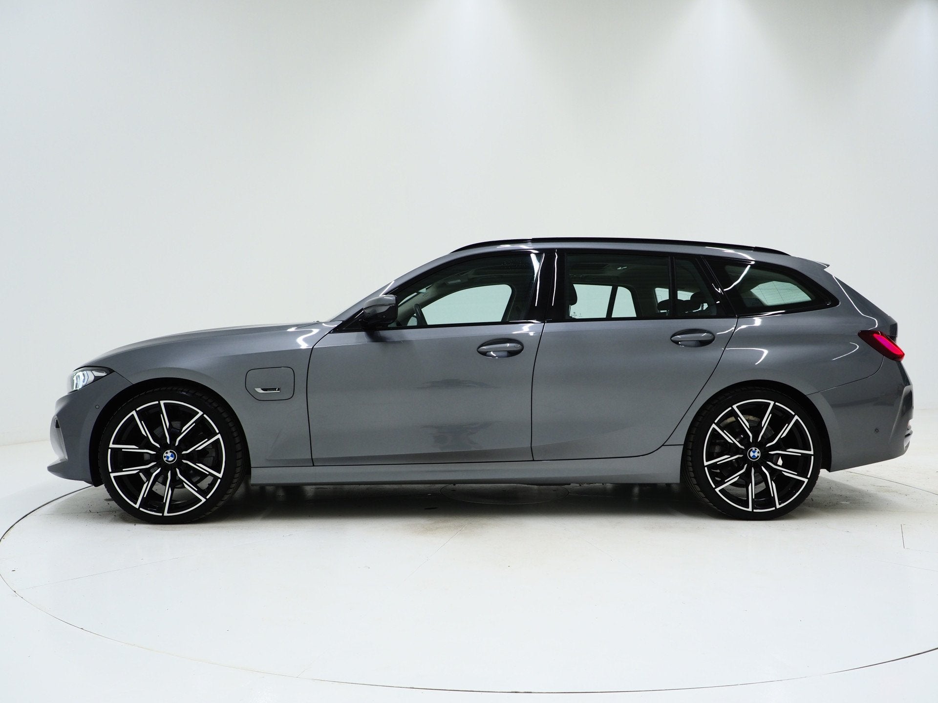 BMW 3 Serie Touring 320e xDrive LCI Shadowline | Panoramadak, 1998 cc, Stof, Gebruikt, Plug-in hybride