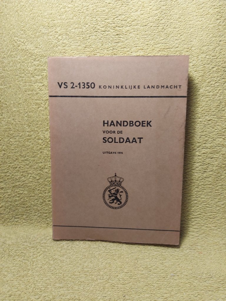 Handboek voor de soldaat. VS 2-1350.  Uitgave 1976., Ophalen of Verzenden, Niet van toepassing, Gelezen, Landmacht