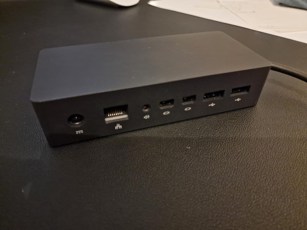 Microsoft surface dock 1 dockingstation, Microsoft Surface Dock, Ophalen of Verzenden, Zo goed als nieuw, Docking station