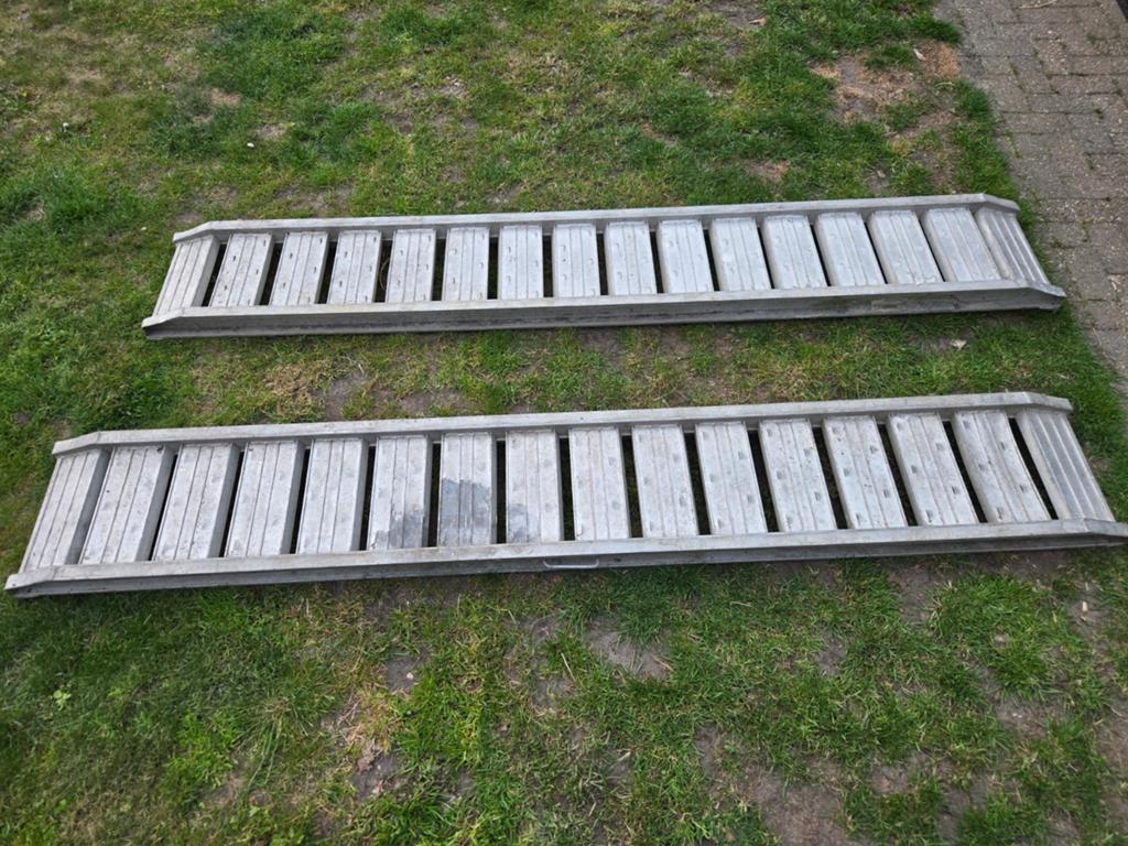 Oprijplaten rijplaten
2/5 ton, Ophalen