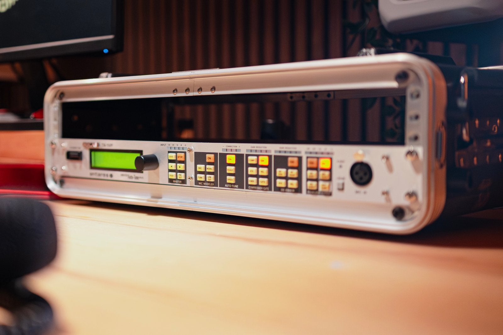 Tascam TA-1VP Antares Auto-Tune + Flightcase, Muziek en Instrumenten, Effecten, Zo goed als nieuw, Compressor, Ophalen