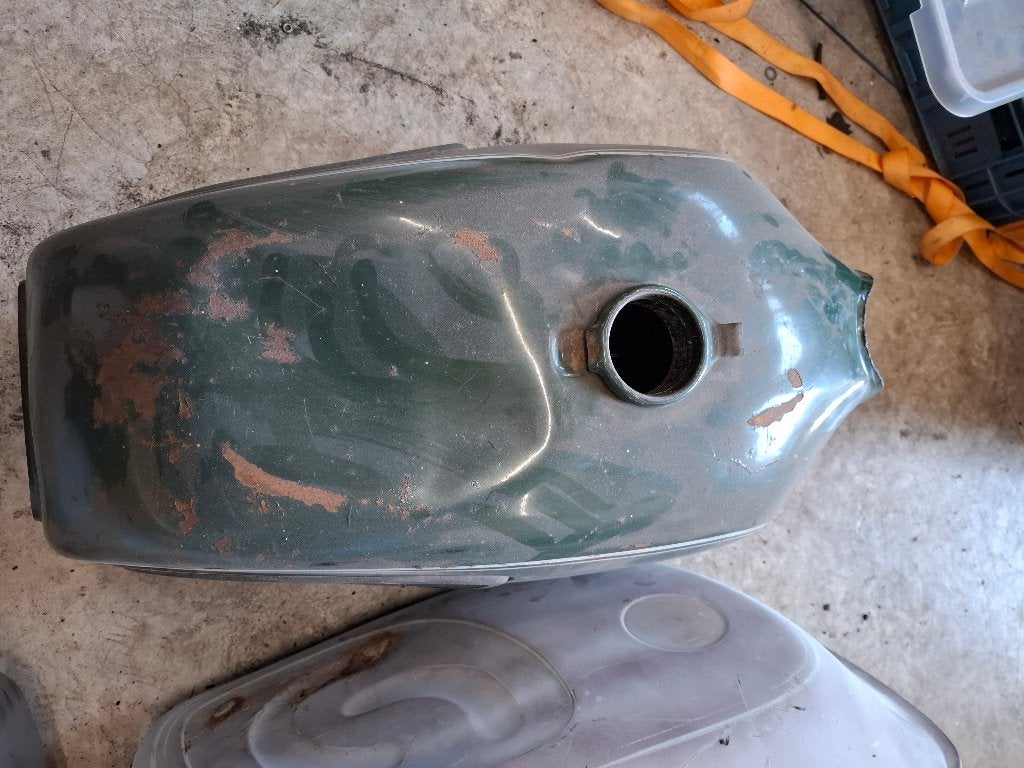 Diverse BMW tanks /5 e /6 serie met iets werk, Motoren, Onderdelen | Oldtimers, Ophalen, Gebruikt, BMW, BMW