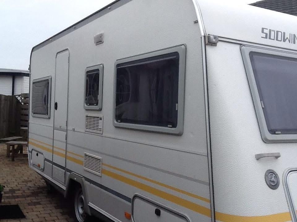 Knaus Sudwind Caravan 450, Rondzit, Omvormbare zithoek, Particulier, 5 tot 6 meter