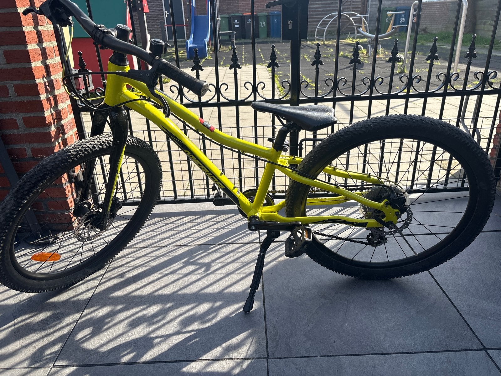 Merida Matts J24+ kinderfiets - Geel - 8 versnellingen, Ophalen, Zo goed als nieuw, Schijfrem, 20 inch of meer