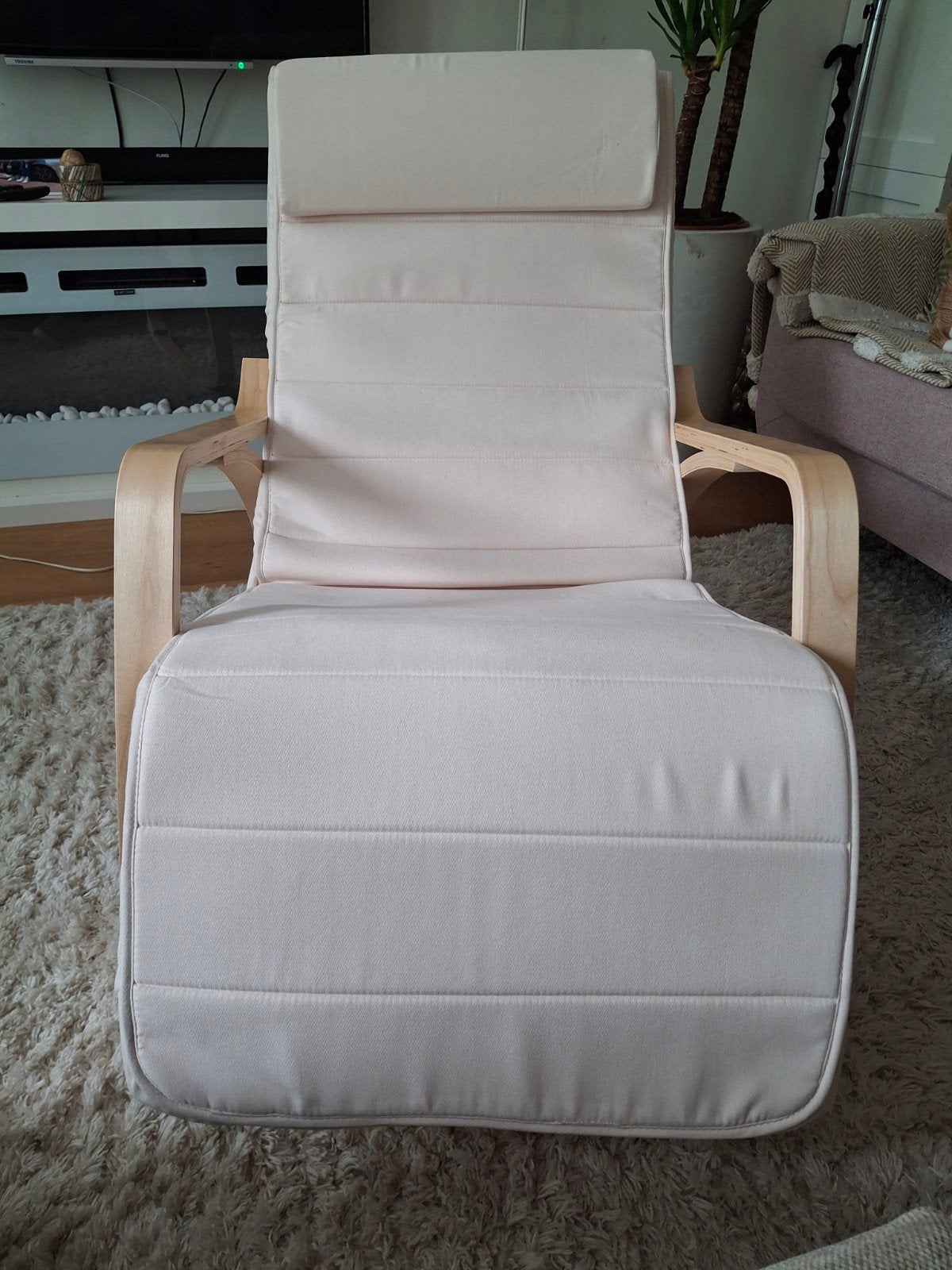 Comfortabele schommelstoel met beige bekleding, Ophalen, 100 tot 125 cm, Stof, 50 tot 75 cm
