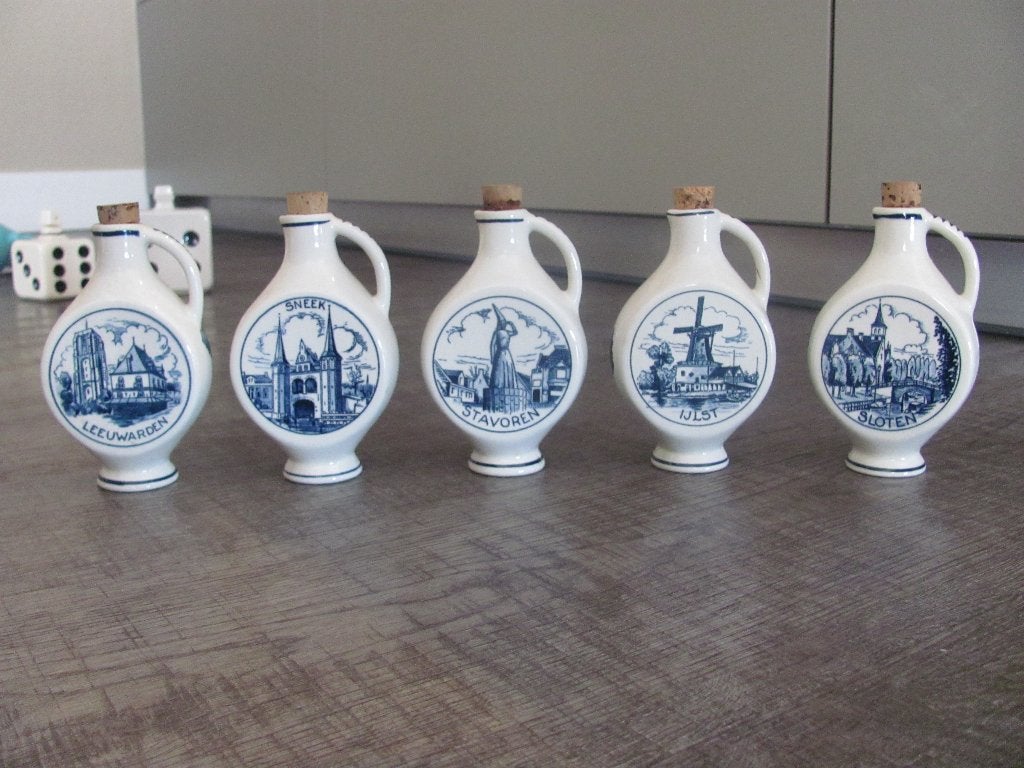 5 Delfts Blauwe jeneverkruikjes - Friese steden, Ophalen of Verzenden