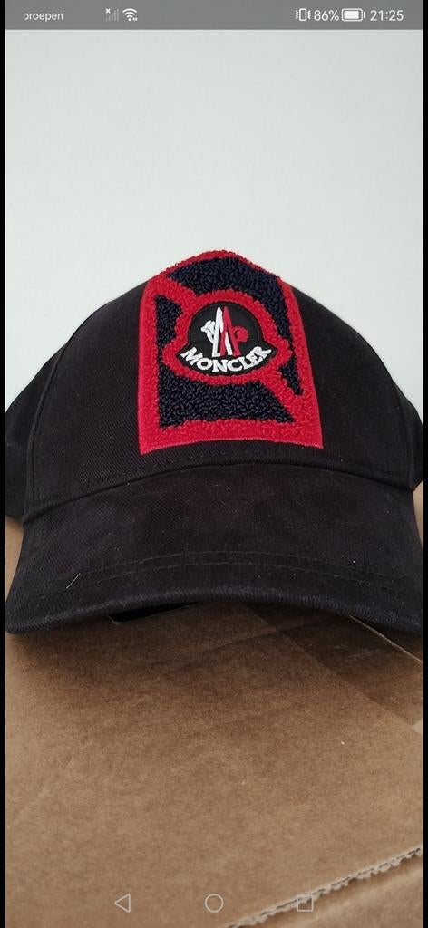 Moncler Pet Zwart met Rood Logo - Nieuw, Moncler, Verzenden, Nieuw, One size fits all