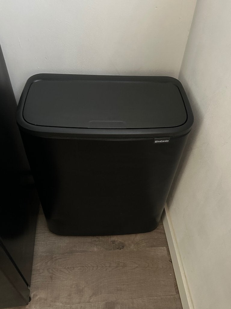 Brabantia prullenbak zwart, Ophalen, 40 liter of meer, Zo goed als nieuw, Metaal