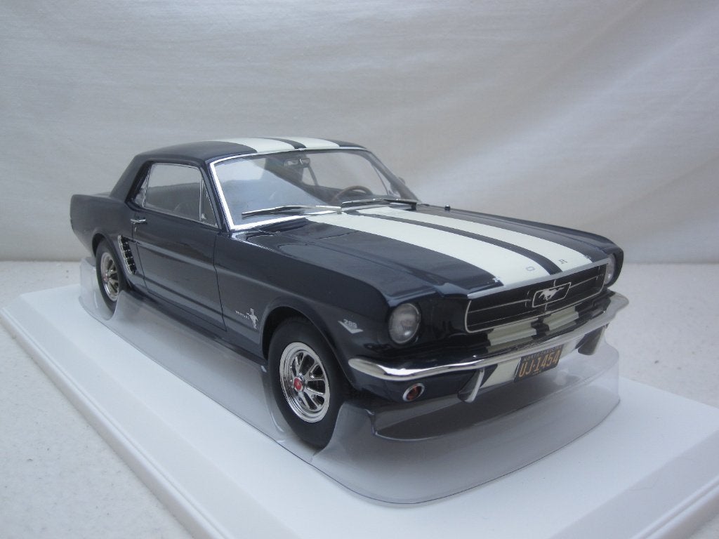Ford Mustang Coupé 1965 donkerblauw metallic 1:18 Norev, Hobby en Vrije tijd, Modelauto's | 1:18, Ophalen of Verzenden, Nieuw