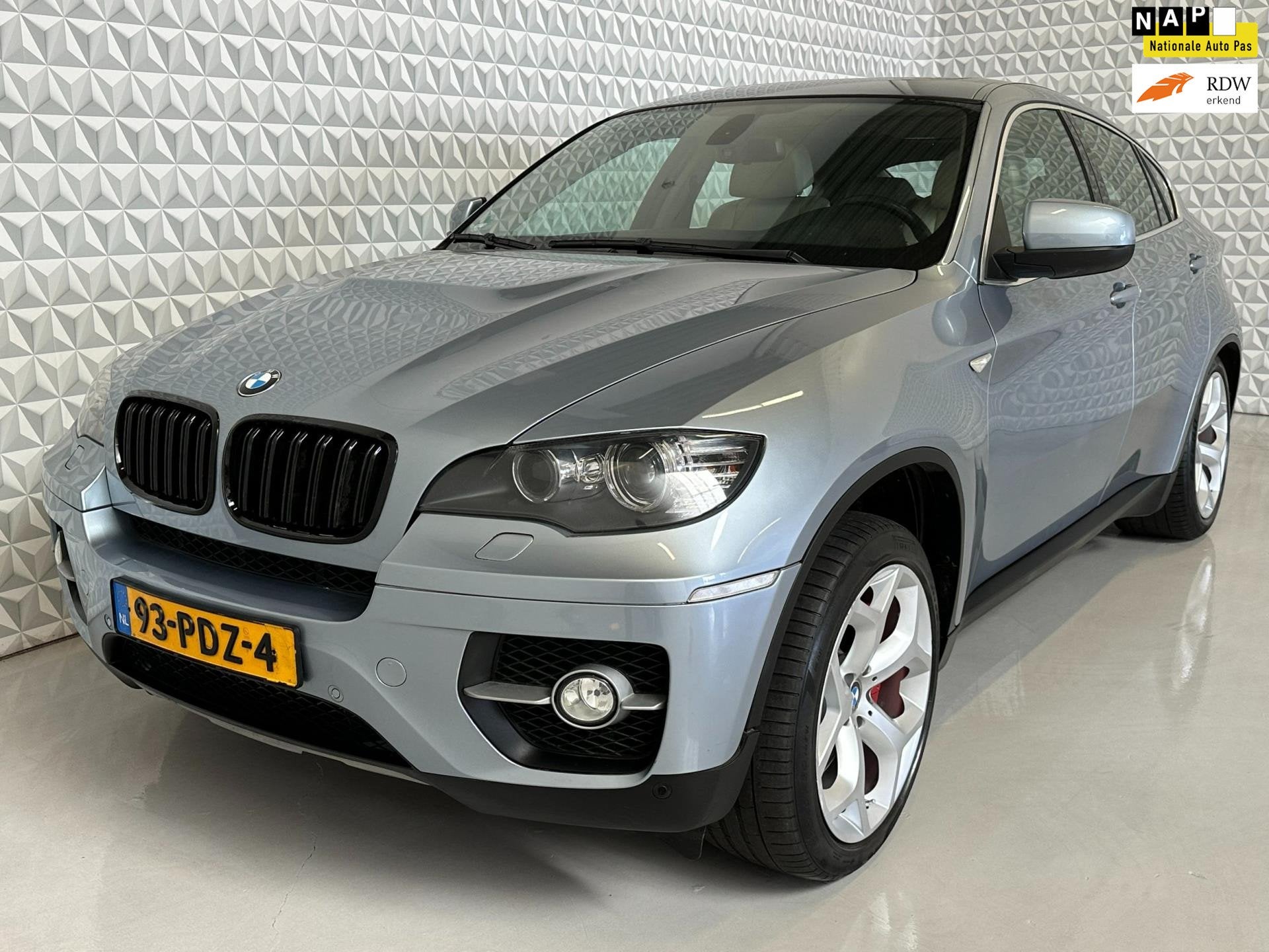 BMW X6 5.0i ActiveHybrid Schuifdak + Camera + Leder, Euro 5, Gebruikt, 8 cilinders, 2000 kg