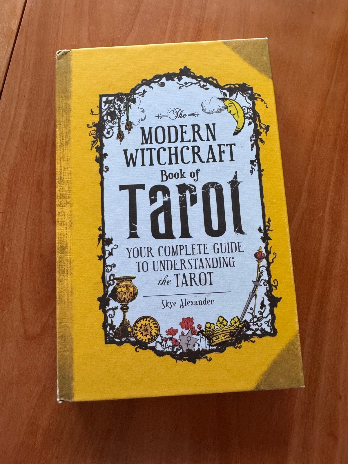 The Modern Witchcraft Book of Tarot - Skye Alexander, Ophalen of Verzenden, Gelezen, Tarot of Kaarten leggen, Instructieboek