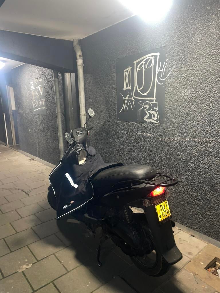 Kymco agility 50 (2017), Fietsen en Brommers, Scooters | Kymco, Gebruikt, Agility, Maximaal 45 km/u, Benzine, Ophalen