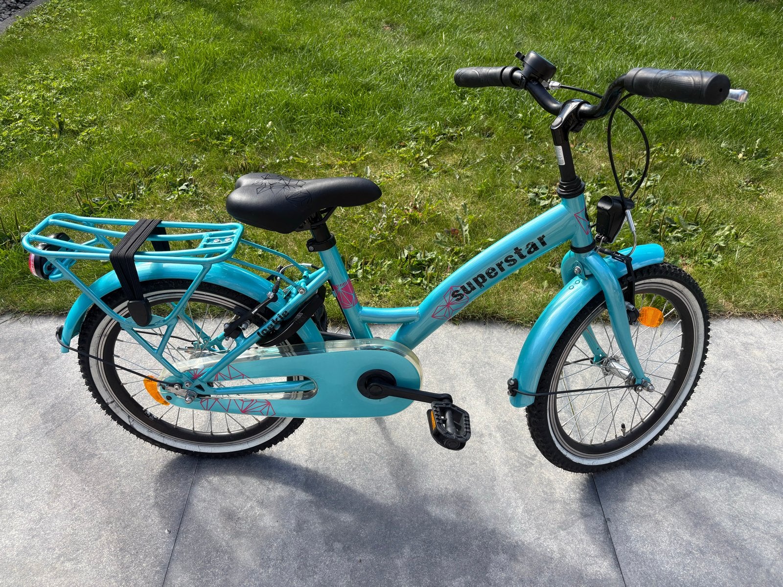 Loekie Superstar kinderfiets 18 inch - Zo goed als nieuw, Ophalen, Zo goed als nieuw, Terugtraprem, 20 inch of meer