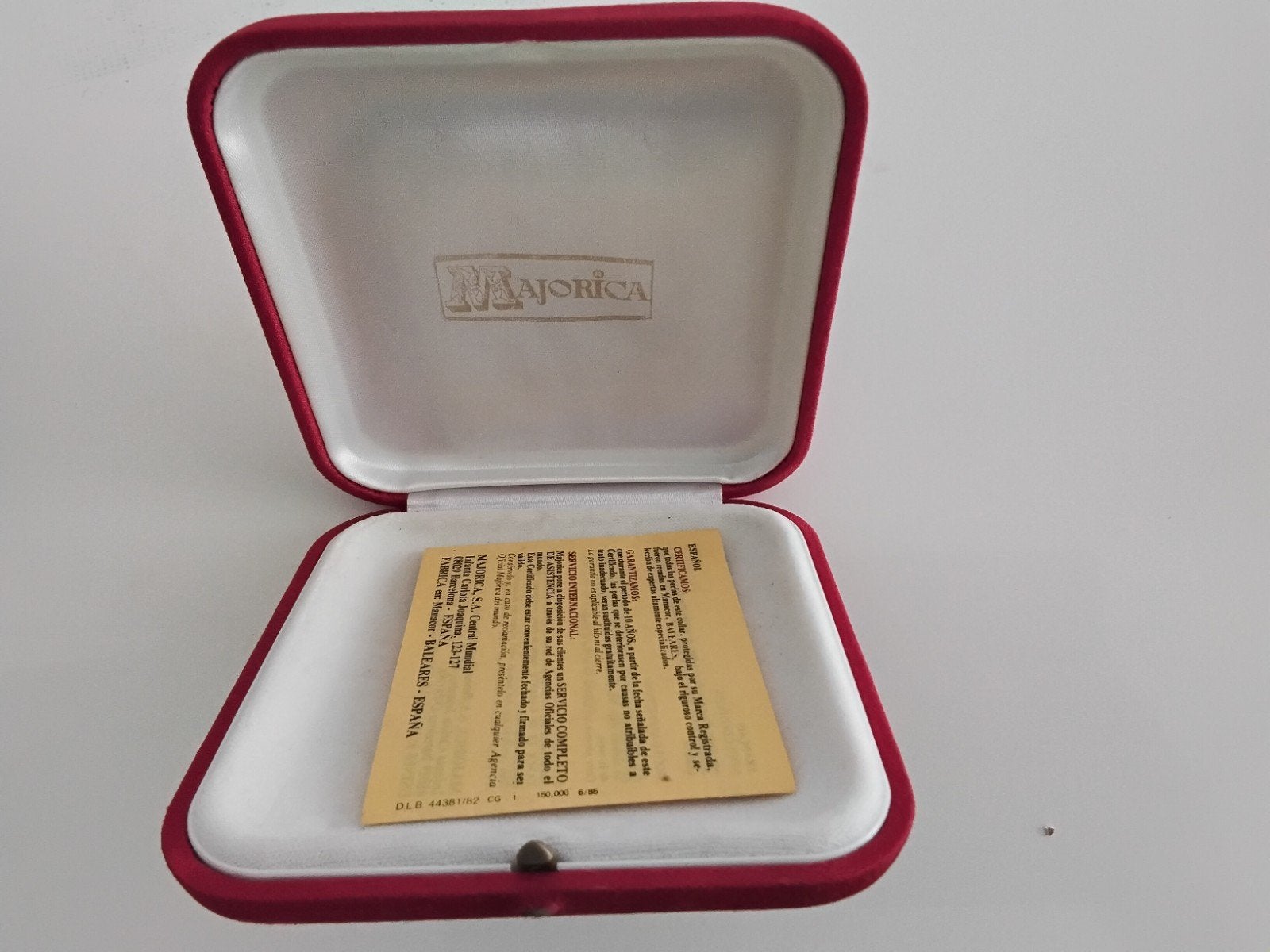 Majorica parelketting met oorbellen in originele doos, Ophalen of Verzenden, Zo goed als nieuw, Wit, Overige materialen