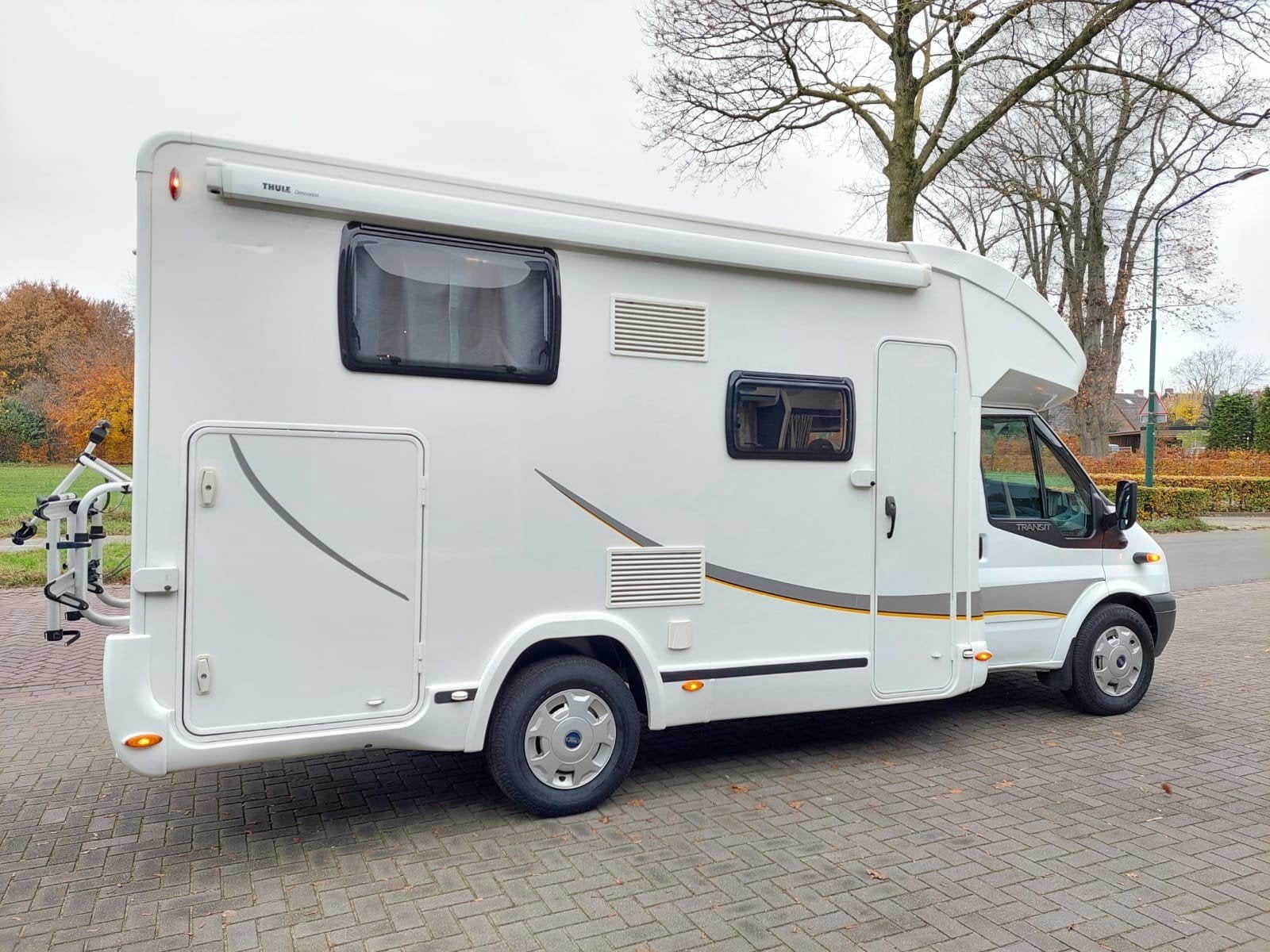 Benimar 462 op Ford Transit, Koelkast, Chemisch toilet, Startonderbreker, Ford