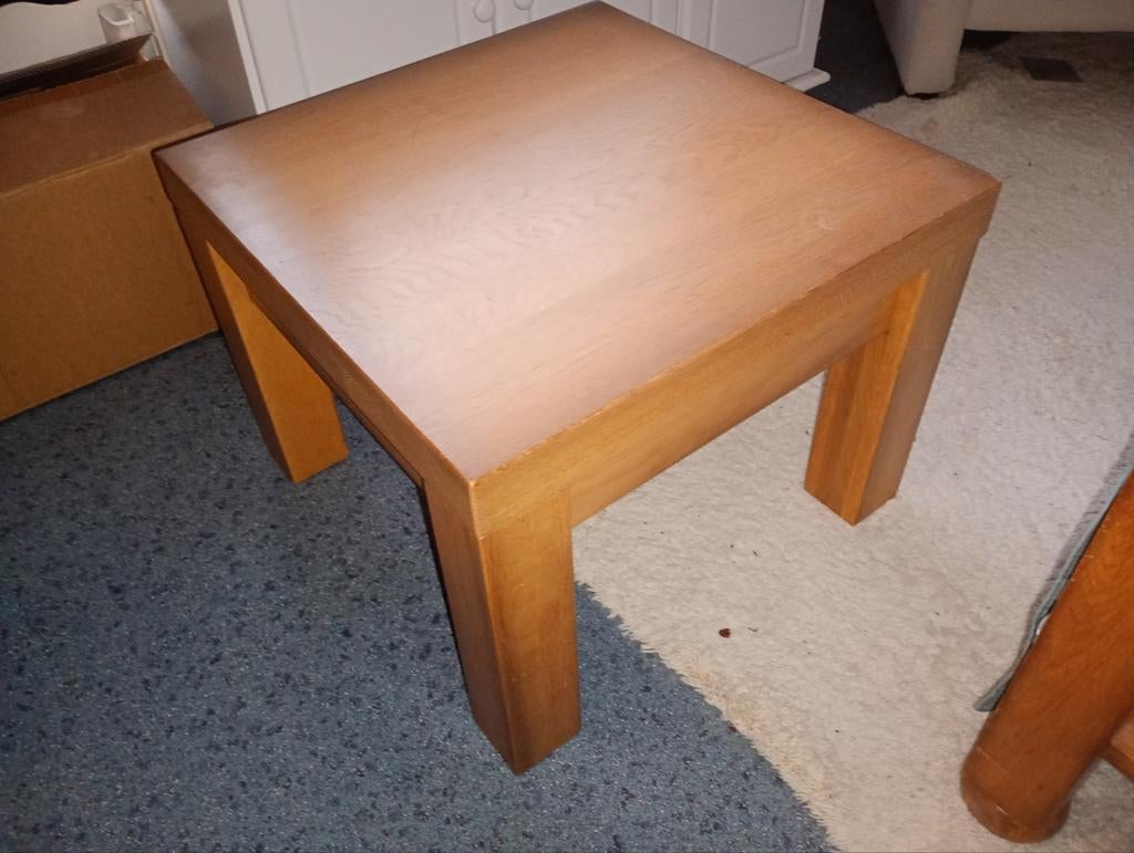 Massief houten bijzettafel - vierkant, Huis en Inrichting, Minder dan 45 cm, Minder dan 55 cm, Vierkant, Ophalen of Verzenden