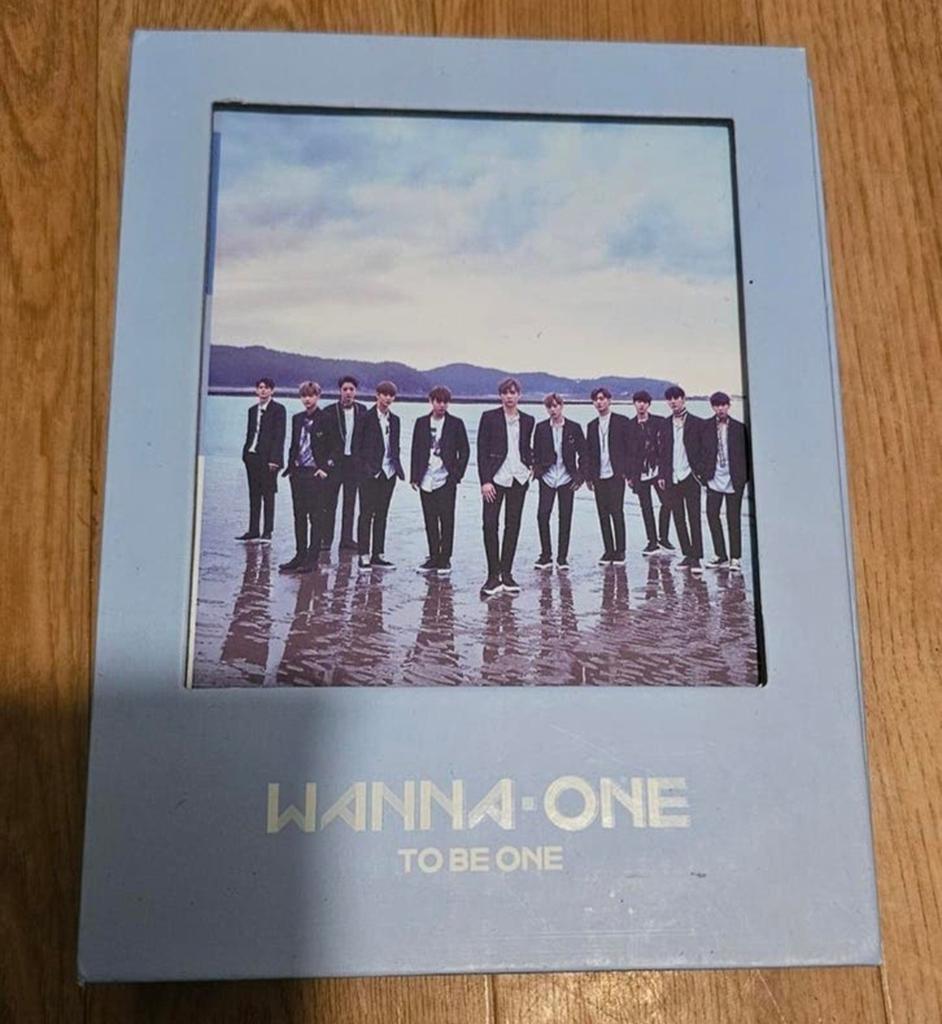 Wanna One - To Be One Box, Ophalen of Verzenden, Zo goed als nieuw