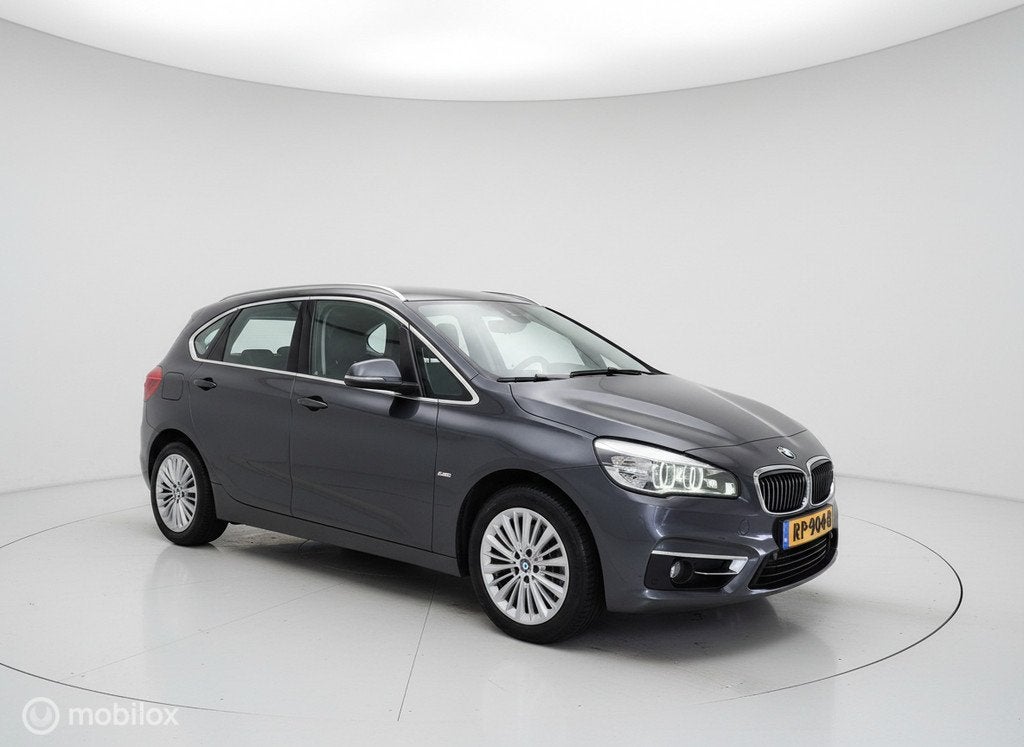 BMW 2-serie Active Tourer 218i Luxury High Executive HUD|LED, Auto's, BMW, 1345 kg, 136 pk, Gebruikt, Euro 6