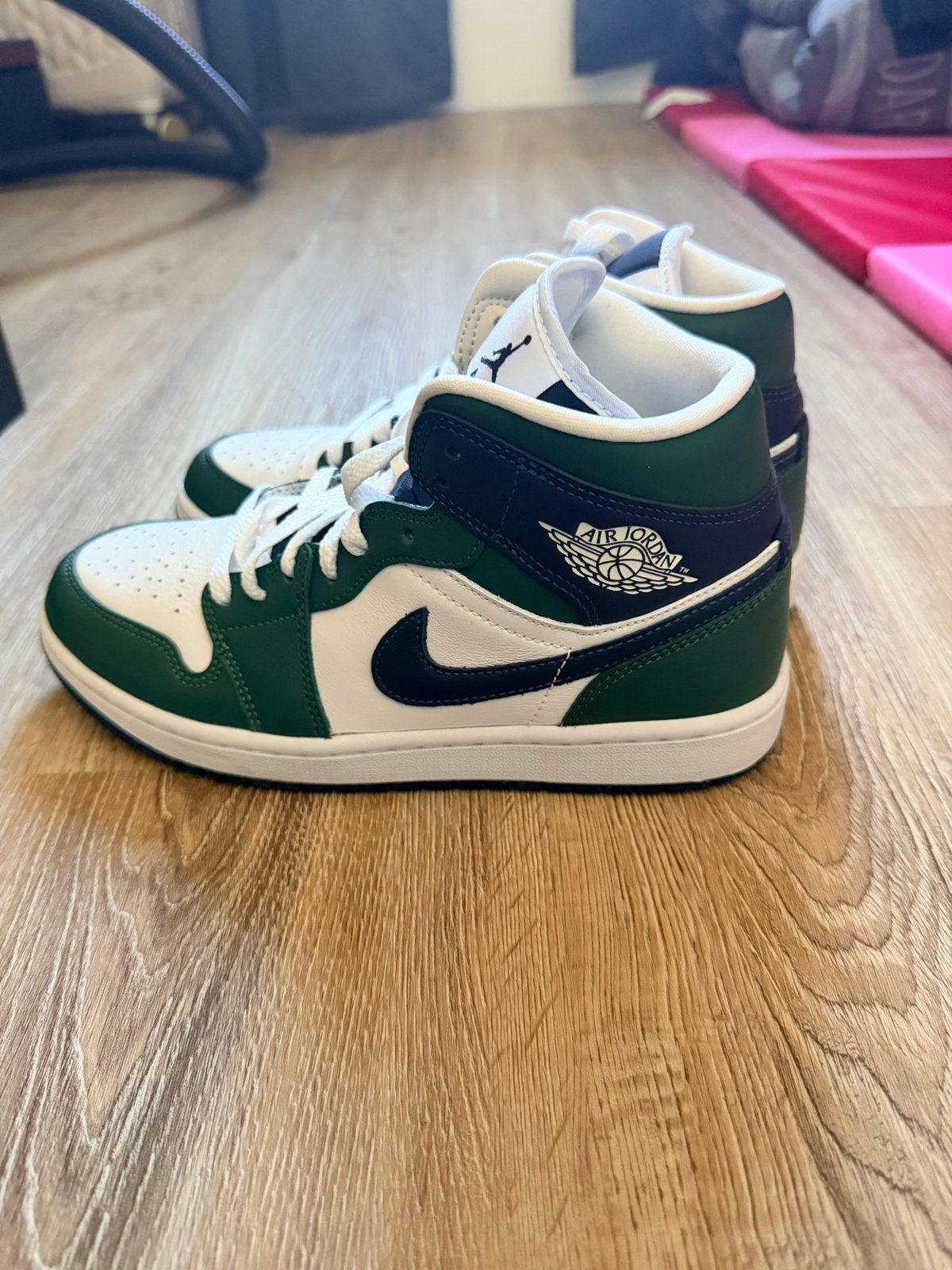 Nieuwe Nike Air Jordan 1 Mid - Maat 38.5, Ophalen of Verzenden, Nieuw, Groen, Sneakers of Gympen