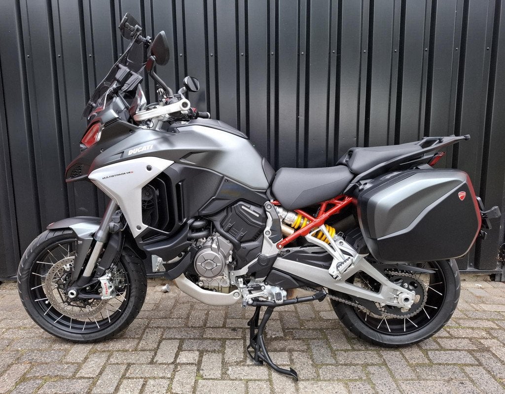 Ducati Multistrada V4 S Travel en Radar, Motoren, Motoren | Ducati, Info@ducati.com, Ducati North Europe B.V., Maanweg 174
2516 AB  Den Haag, NL