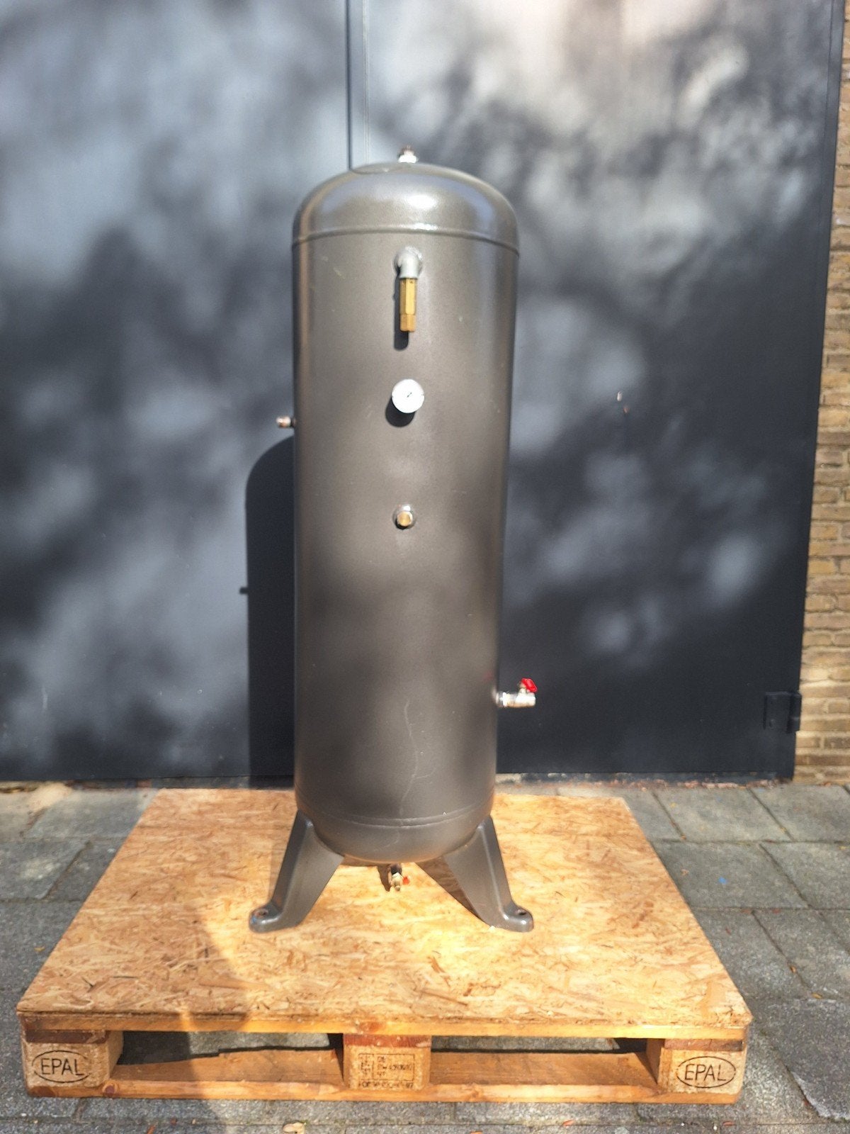 Drukvat 550 liter,  kogelkraan, manometer, overd, Doe-het-zelf en Verbouw, 100 liter of meer, Ophalen, Gebruikt, 10 bar of meer