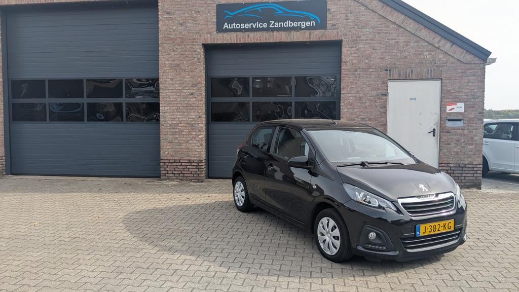 Peugeot 108 1.0 E-vti 72pk 5D 2020 Zwart, Auto's, Stof, Zwart, 4 stoelen, Zwart
