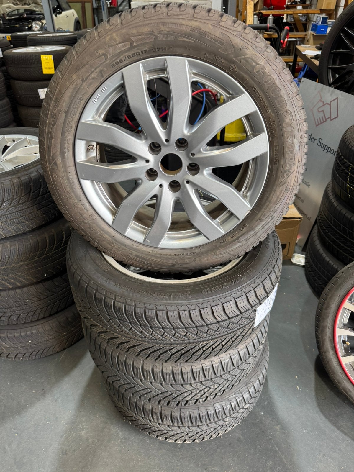 17” VW Passat B8 Alltrack Audi A6 A7 Velgen met Winterbanden, Banden en Velgen, Nieuw, 17 inch, 225 mm